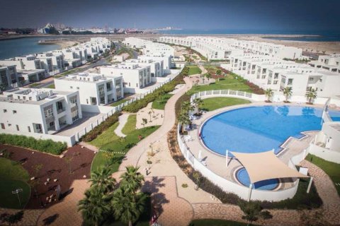 5 bedrooms Villa in Ras Al Khaimah, UAE No. 184002 12