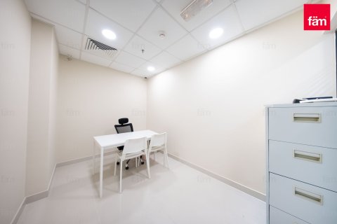 163.7m² Office in Dubai, UAE No. 142768