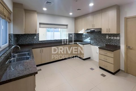 Villa de 4 chambres à Villanova, UAE No. 190827 9
