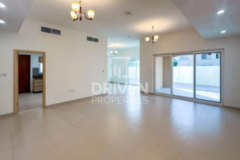Villa de 4 chambres à Villanova, UAE No. 190827 3