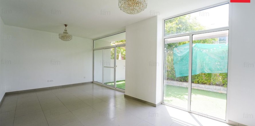 Townhouse de 3 dormitorios en Dubai, UAE No. 105690