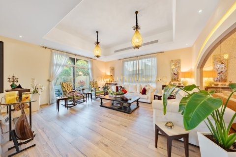 Вилла с 4 спальнями №129990 3