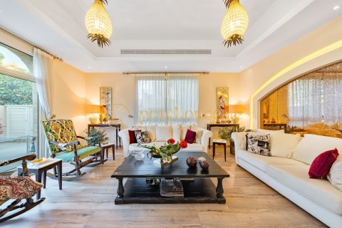 Вилла с 4 спальнями №129990 8