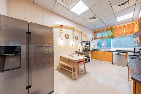 Вилла с 4 спальнями №129990 25