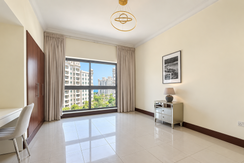 2 bedrooms Apartment in Palm Jumeirah, UAE No. 208921 4