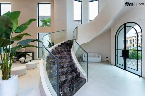 5 bedrooms Villa in Dubai, UAE No. 147822 13