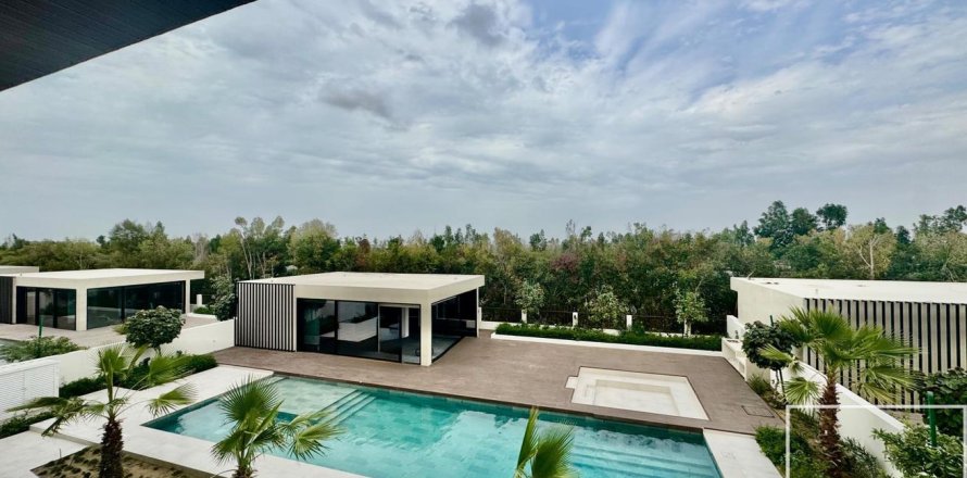 6 bedrooms Villa  No. 116577