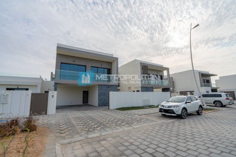 Villa de 4 dormitorios en  Yas Island, UAE No. 142299 4