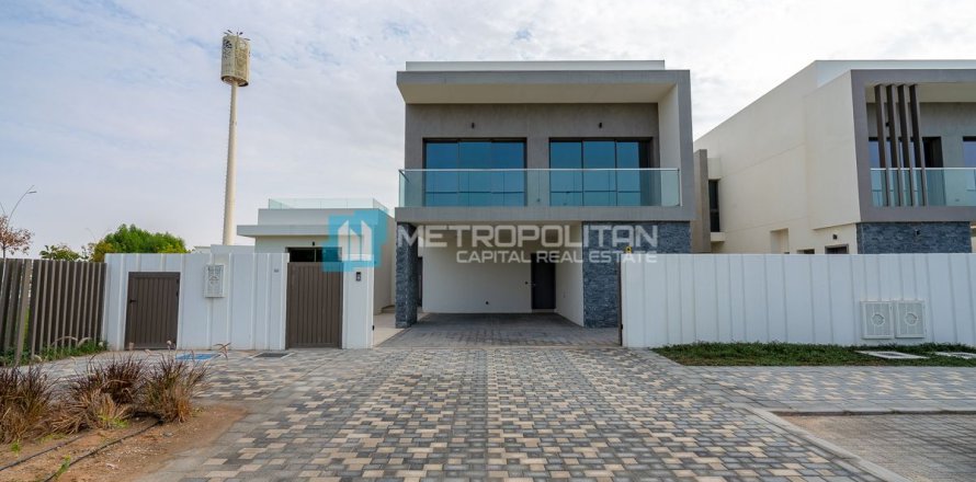 Villa de 4 dormitorios en  Yas Island, UAE No. 142299