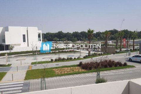 Villa de 4 dormitorios en  Yas Island, UAE No. 142299 5