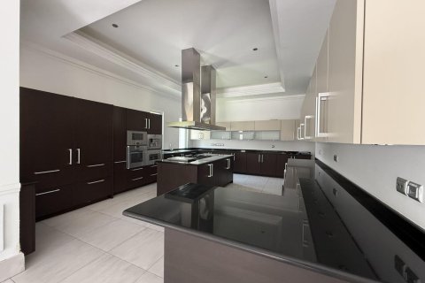 6 bedrooms Villa in Emirates Hills, UAE No. 99903 6