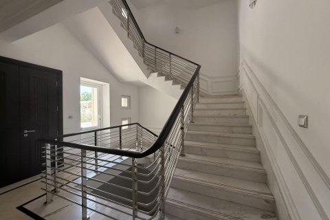 6 bedrooms Villa in Emirates Hills, UAE No. 99903 12