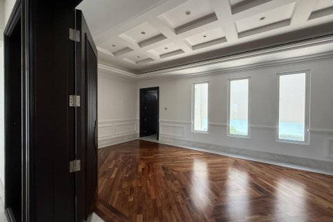 6 bedrooms Villa in Emirates Hills, UAE No. 99903 7