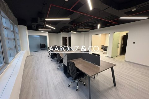 97m² Office in Business Bay, UAE No. 139951 3