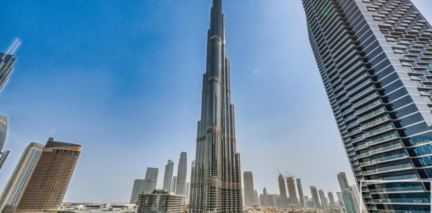 Квартира с 2 спальнями в Burj Vista, ОАЭ №136627