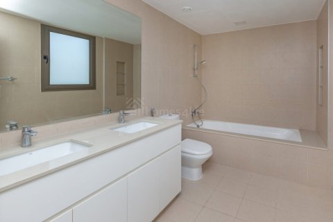 3 bedrooms Townhouse in Noor Townhouses, UAE No. 156637 3