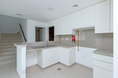 3 bedrooms Townhouse in Noor Townhouses, UAE No. 156637 8