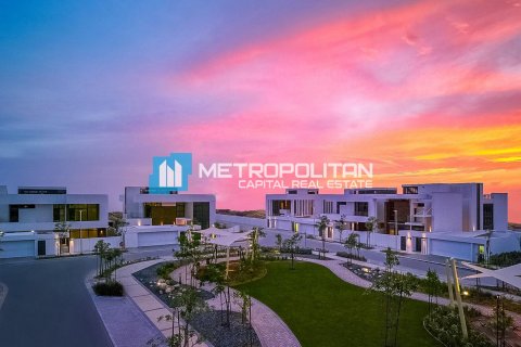 Villa de 4 dormitorios en  Yas Island, UAE No. 91752 1