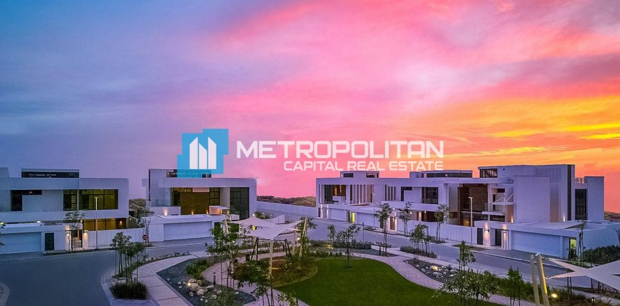 Villa de 4 dormitorios en Yas Island, UAE No. 91752