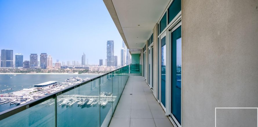 Квартира с 2 спальнями в EMAAR Beachfront, ОАЭ №194681