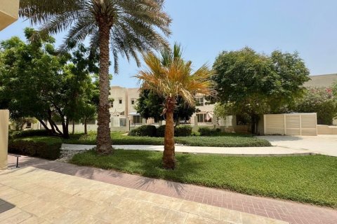 4 bedrooms Townhouse in Ras Al Khaimah, UAE No. 184190 3