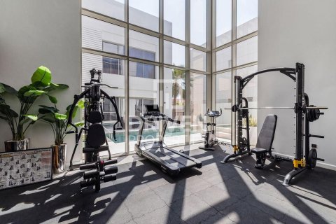 Villa de 5 dormitorios en District One, UAE No. 190350 10
