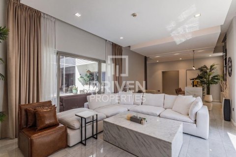 Villa de 5 dormitorios en District One, UAE No. 190350 5