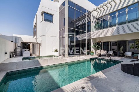 Villa de 5 dormitorios en District One, UAE No. 190350