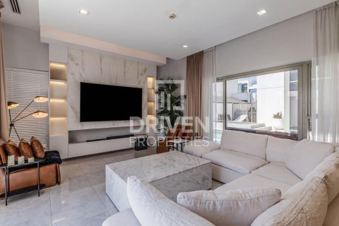 Villa de 5 dormitorios en District One, UAE No. 190350 16