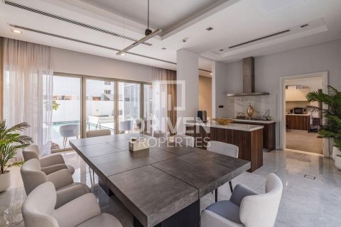 Villa de 5 dormitorios en District One, UAE No. 190350 8