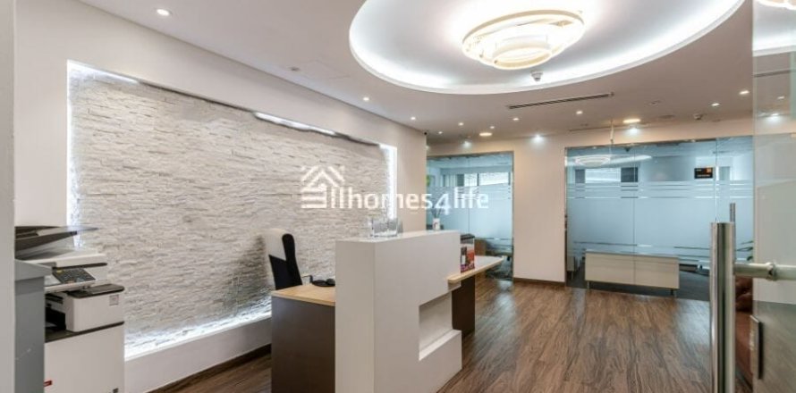 179m² Office in Business Bay, UAE No. 142925