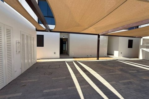 Townhouse de 2 dormitorios en  Yas Island, UAE No. 79837 4