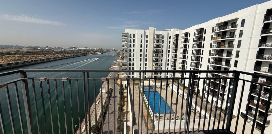 Apartment de 3 dormitorios en  Yas Island, UAE No. 79838