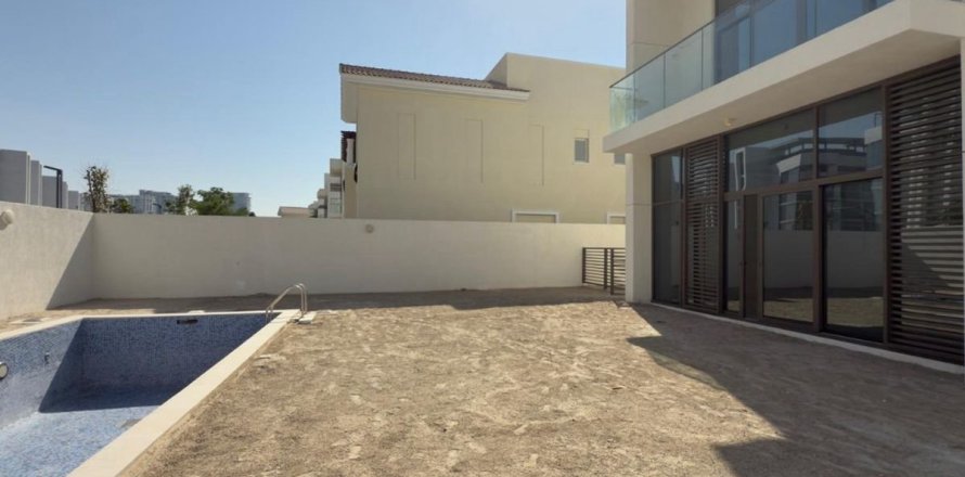 Villa de 4 chambres à Dubai, UAE No. 144503