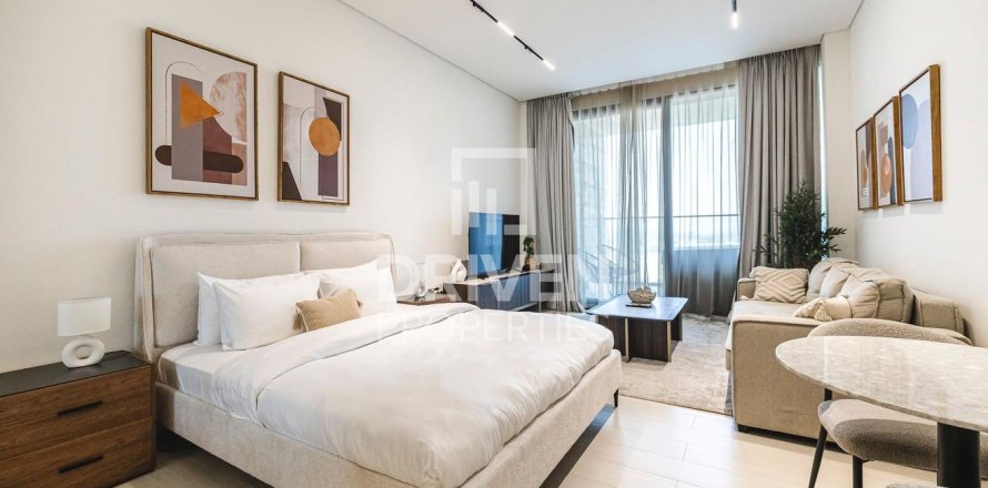 Studio Apartment in Business Bay, UAE No. 200577