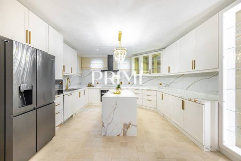 Villa de 5 dormitorios  No. 113926 11