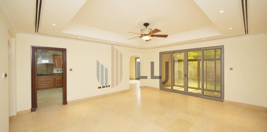 4 bedrooms Townhouse  No. 131500