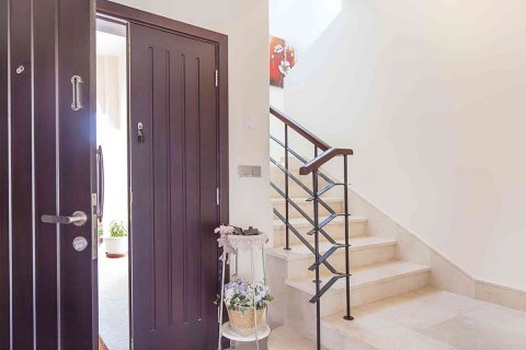 Вилла с 2 спальнями в Jumeirah Village Triangle, ОАЭ №146762 9