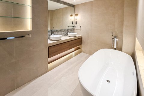 2 bedrooms Apartment in Palm Jumeirah, UAE No. 199852 15