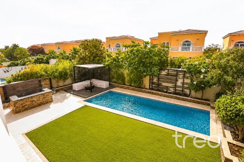 5 bedrooms Villa in Legacy, UAE No. 199055 4