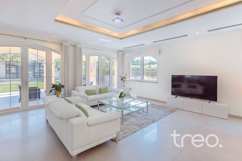 5 bedrooms Villa in Legacy, UAE No. 199055 5