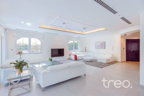 5 bedrooms Villa in Legacy, UAE No. 199055 6