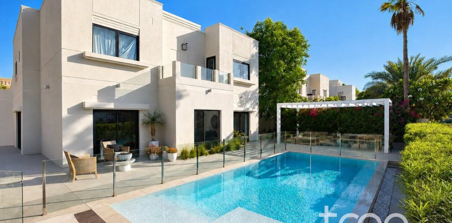 5 bedrooms Villa in Meadows, UAE No. 199052