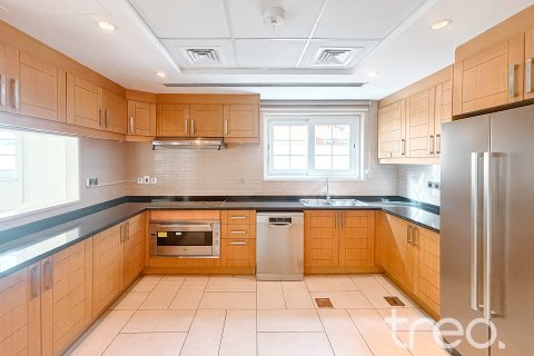 5 bedrooms Villa in Legacy, UAE No. 199050 11