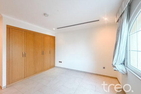 5 bedrooms Villa in Legacy, UAE No. 199050 17