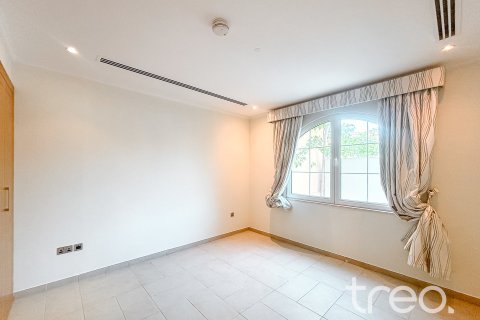 5 bedrooms Villa in Legacy, UAE No. 199050 19