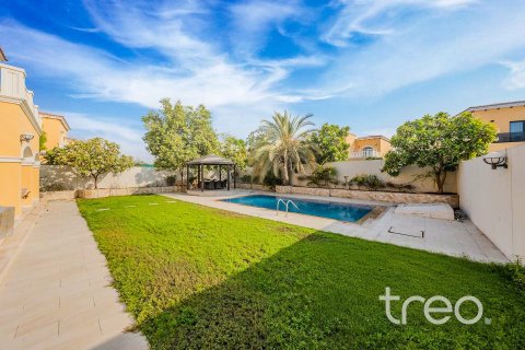 5 bedrooms Villa in Legacy, UAE No. 199050 3