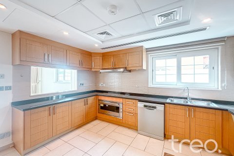 5 bedrooms Villa in Legacy, UAE No. 199050 10
