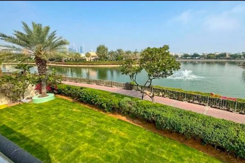5 bedrooms Villa in Meadows, UAE No. 199056 8