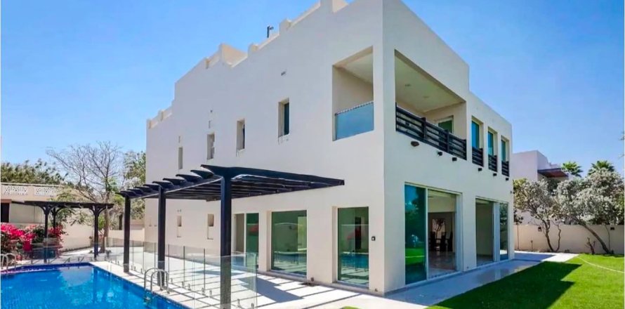 5 bedrooms Villa in Meadows, UAE No. 199056